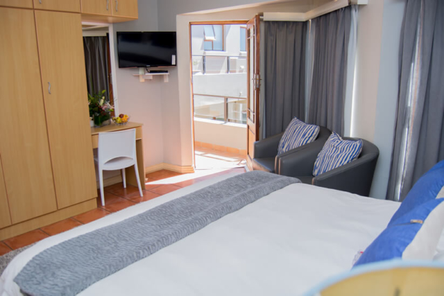 Bay-Lodge-Accommodation-in-Mossel-Bay-Room-1-04