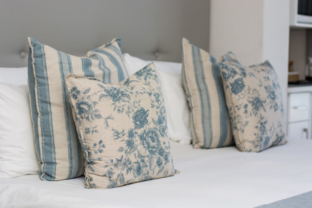 Bay-Lodge-Accommodation-in-Mossel-Bay-Superior-Luxury-Suite-2-02