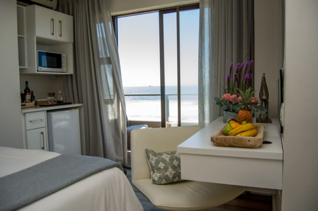 Bay-Lodge-Accommodation-in-Mossel-Bay-Superior-Luxury-Suite-2-07